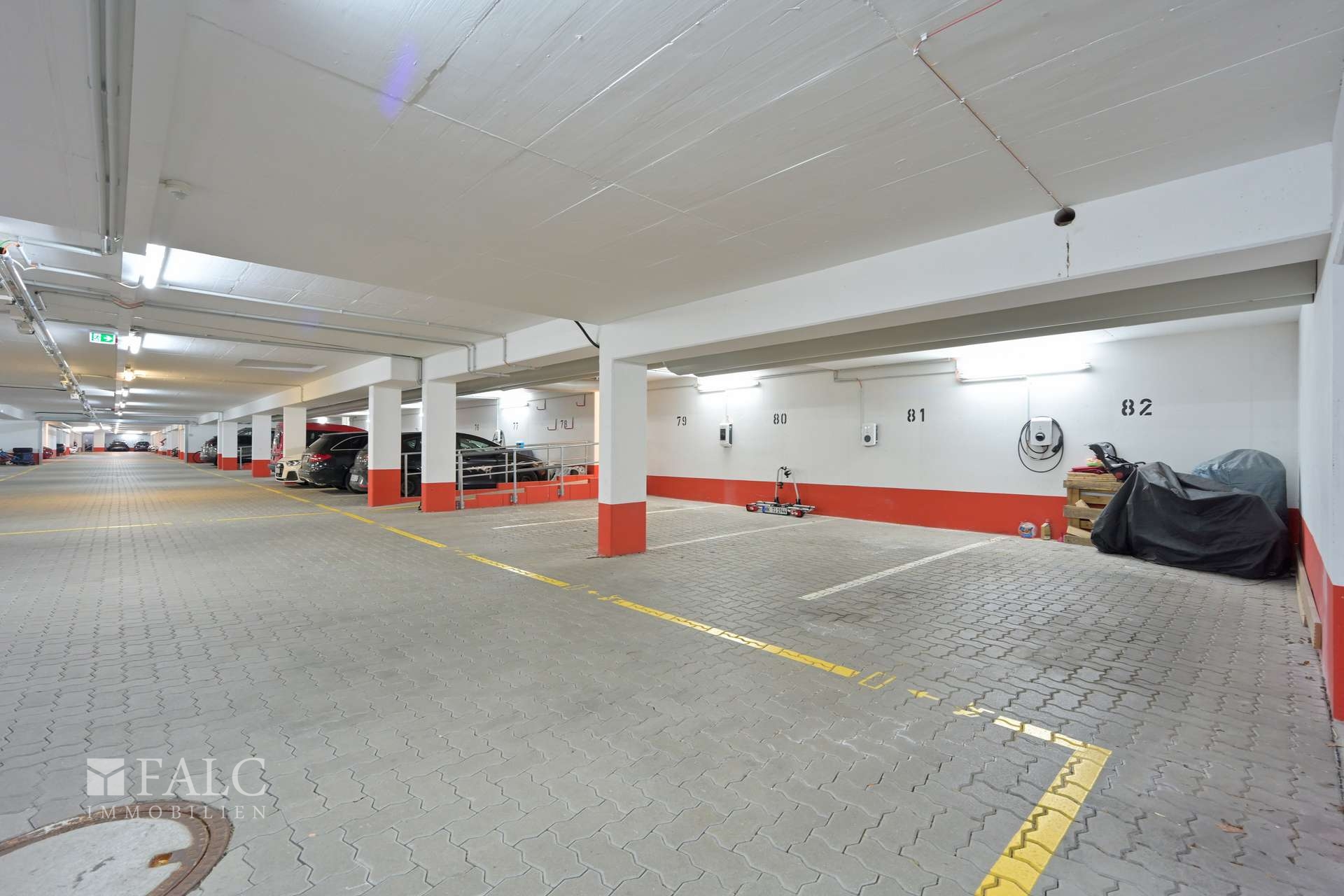 Tiefgarage mit Stellplatz